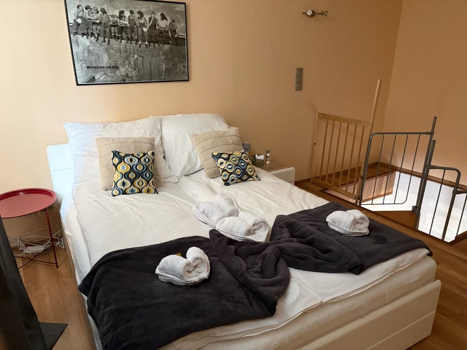 Bed, Bedroom