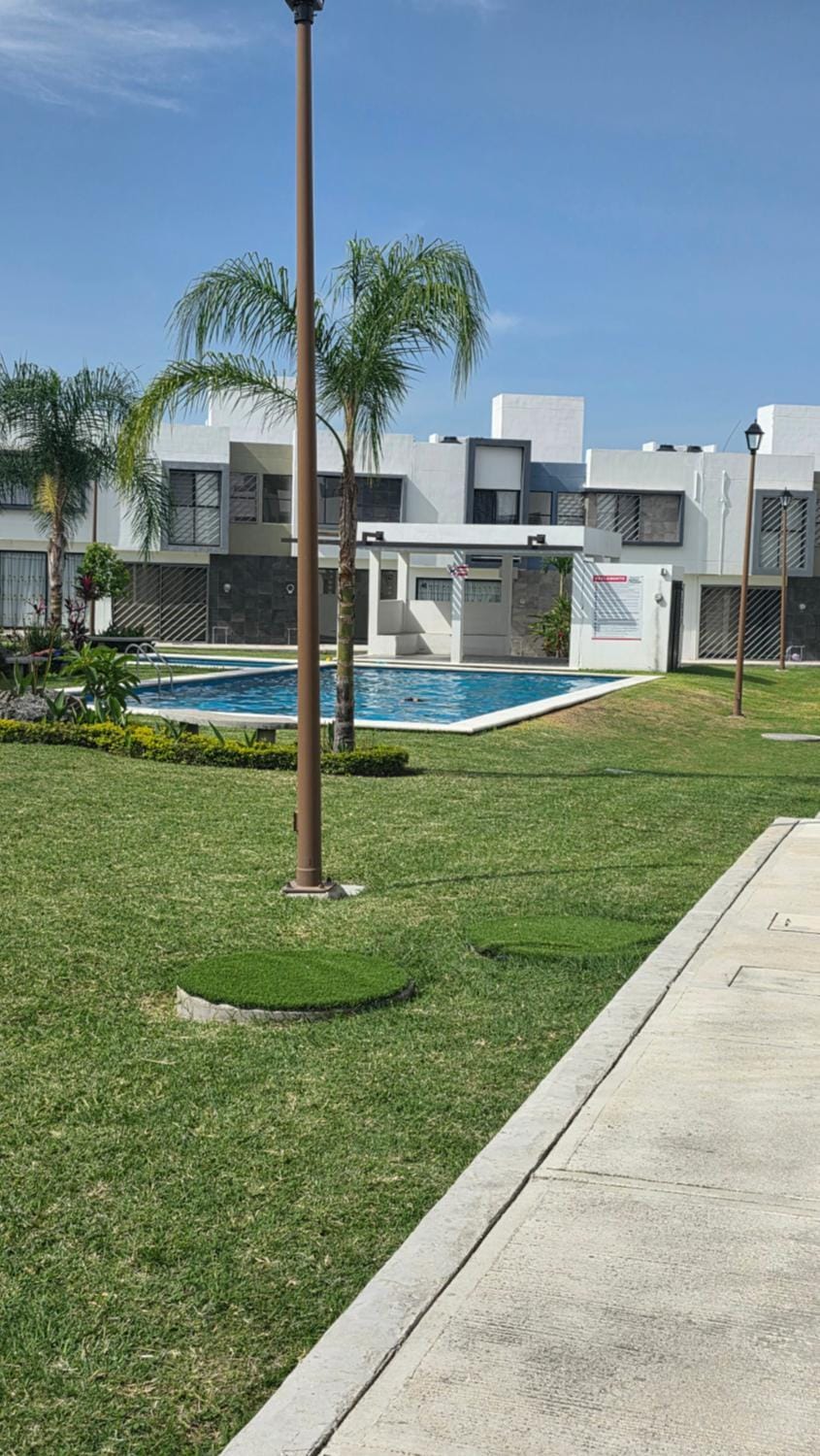 Property building, Garden, Swimming pool