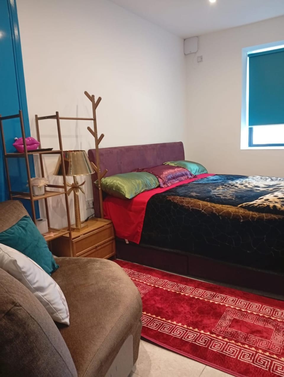 Private Room Woodgreen Apartment in London