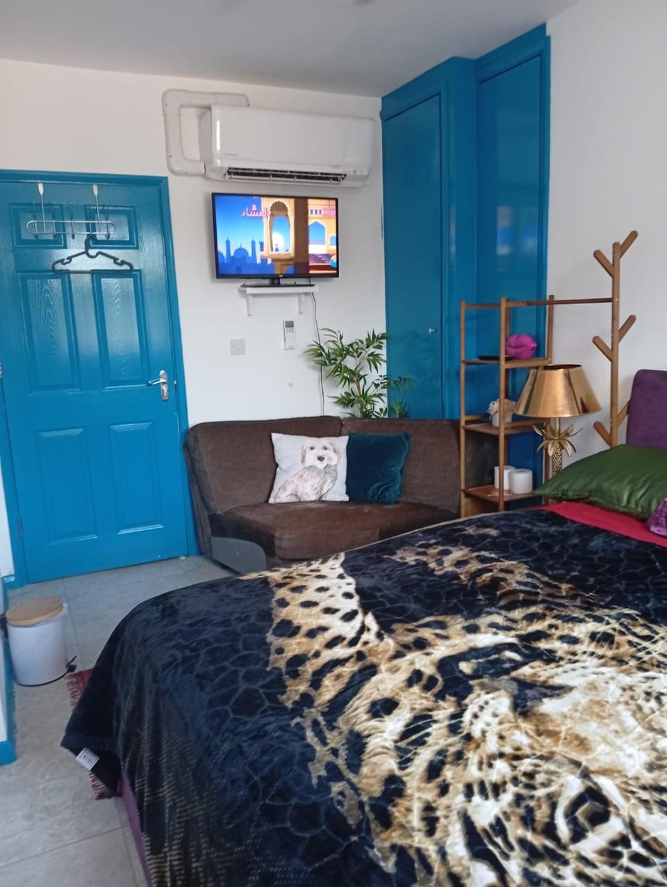 Private Room Woodgreen Apartment in London