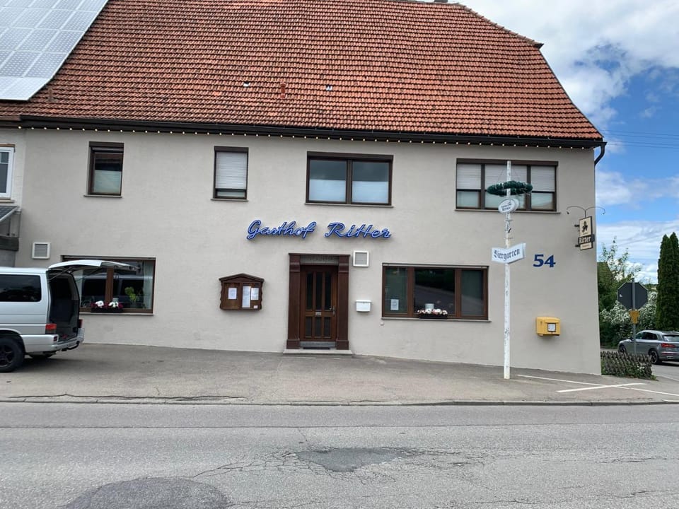 Property building, Restaurant/places to eat