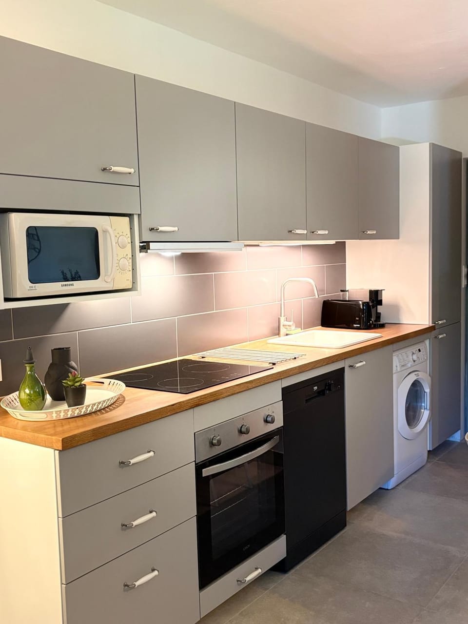 Kitchen or kitchenette