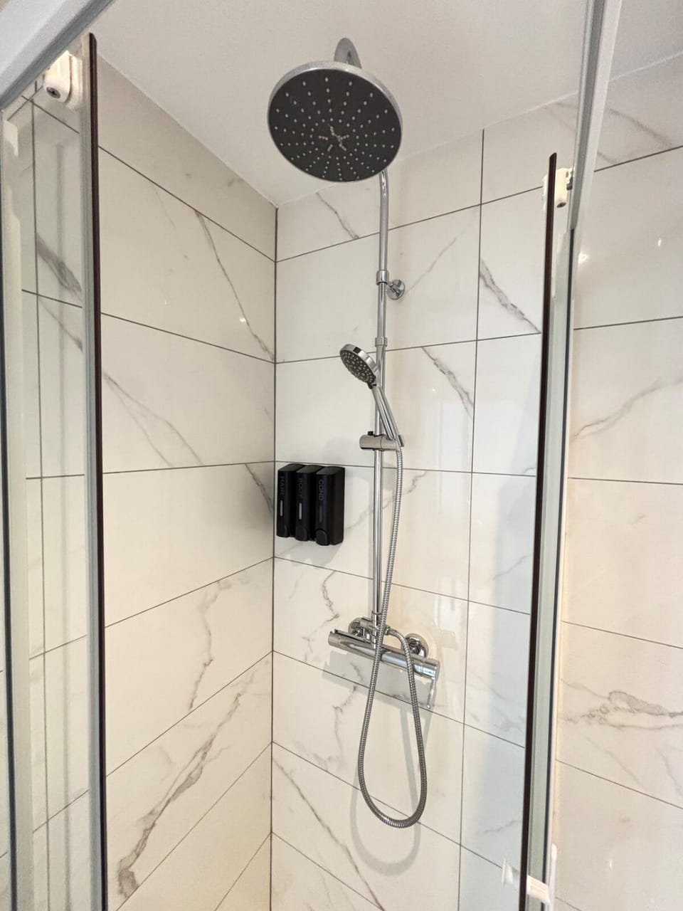 Soh Rent Strasbourg Bedroom 4 Tv-Wifi Near Train Station Apartment in Strasbourg
