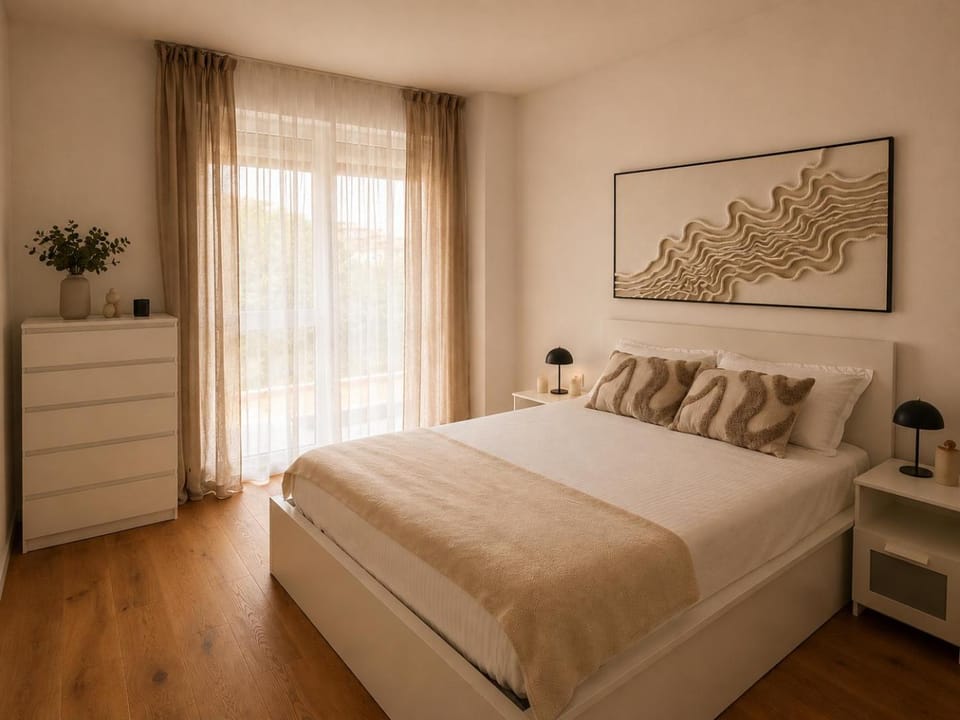 Bed, Photo of the whole room, Bedroom