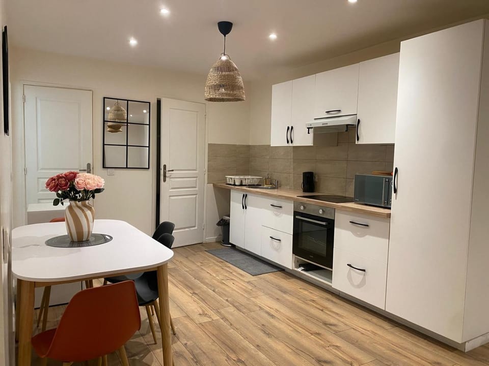 Kitchen or kitchenette, stove