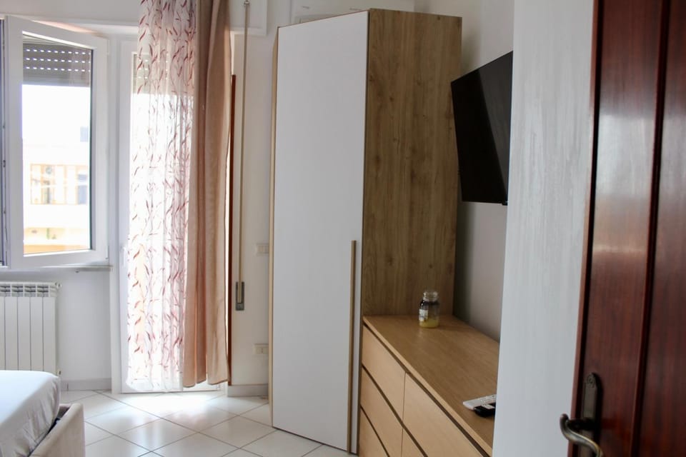 TV and multimedia, Photo of the whole room, Evening entertainment, wardrobe