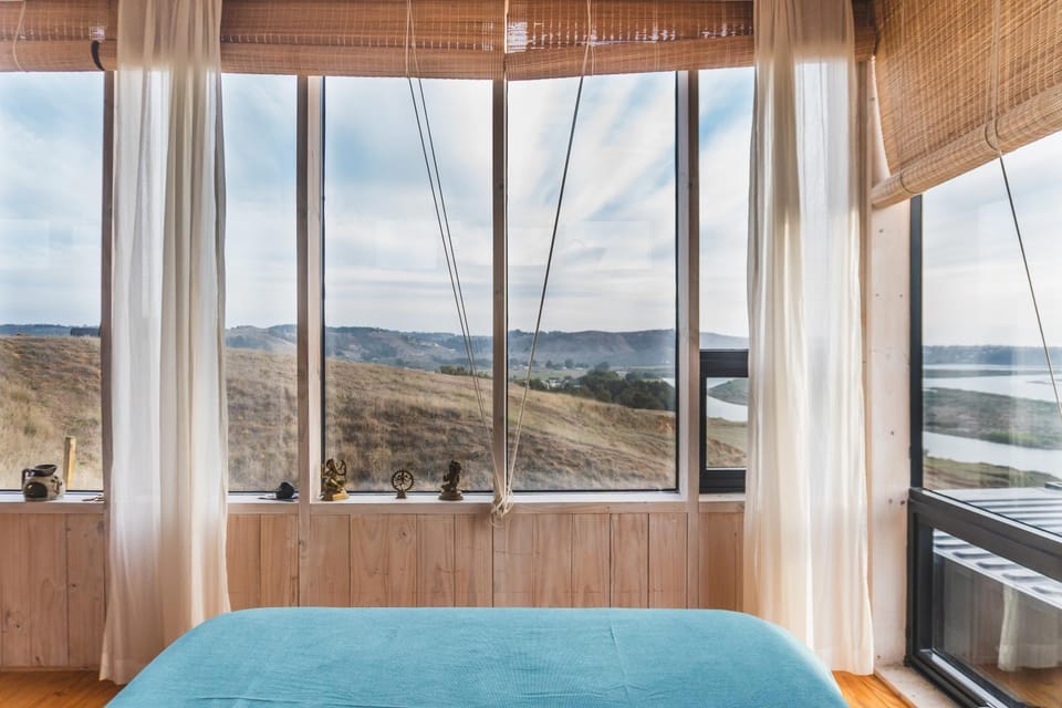 Bed, Natural landscape, Photo of the whole room, Bedroom, Mountain view