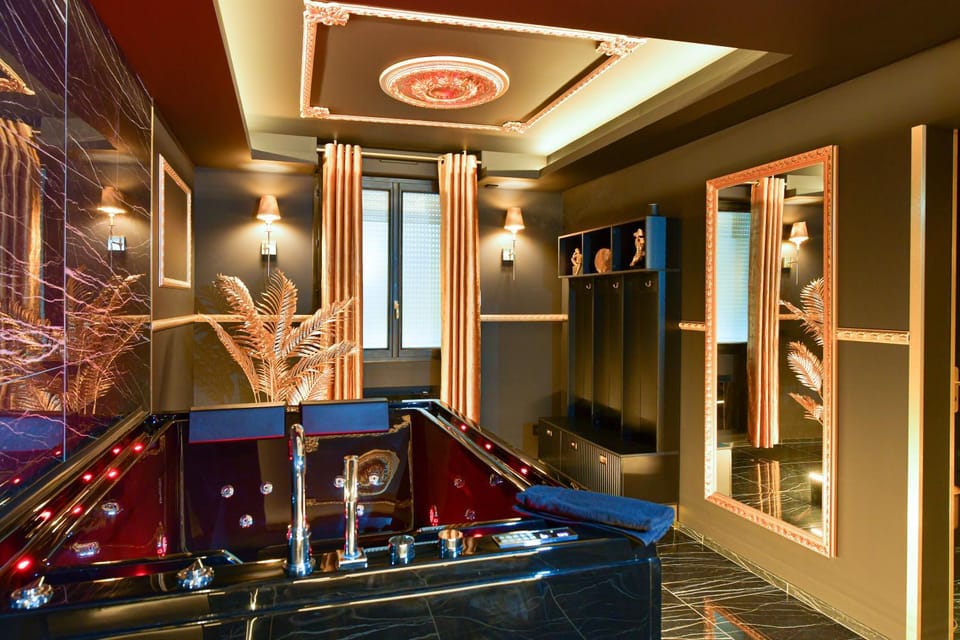 La Golden Room - Suite de Luxe avec Jacuzzi Apartment in Villefranche-sur-Saone