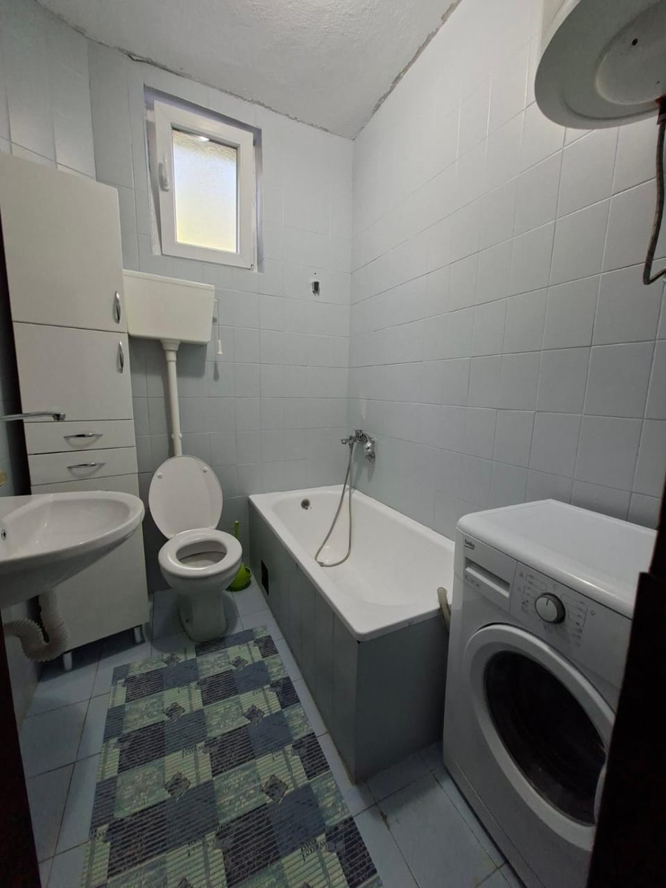 Toilet, Bathroom, Bath, towels, washing machine