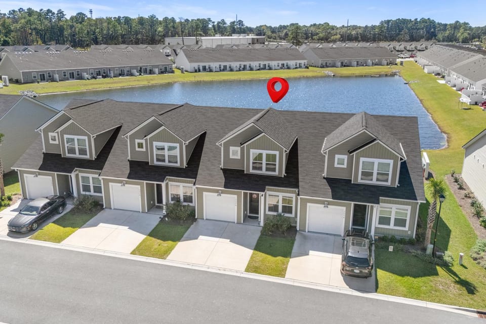 Luxury Comfy 3B3B New home with pool sleeps 11 House in Carolina Forest