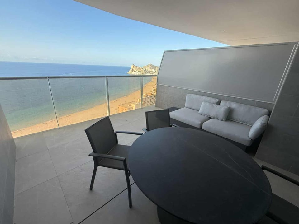 Natural landscape, View (from property/room), Balcony/Terrace, Seating area, Sea view