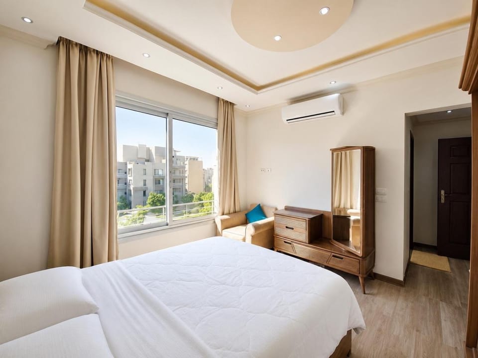 Bedroom, air conditioner
