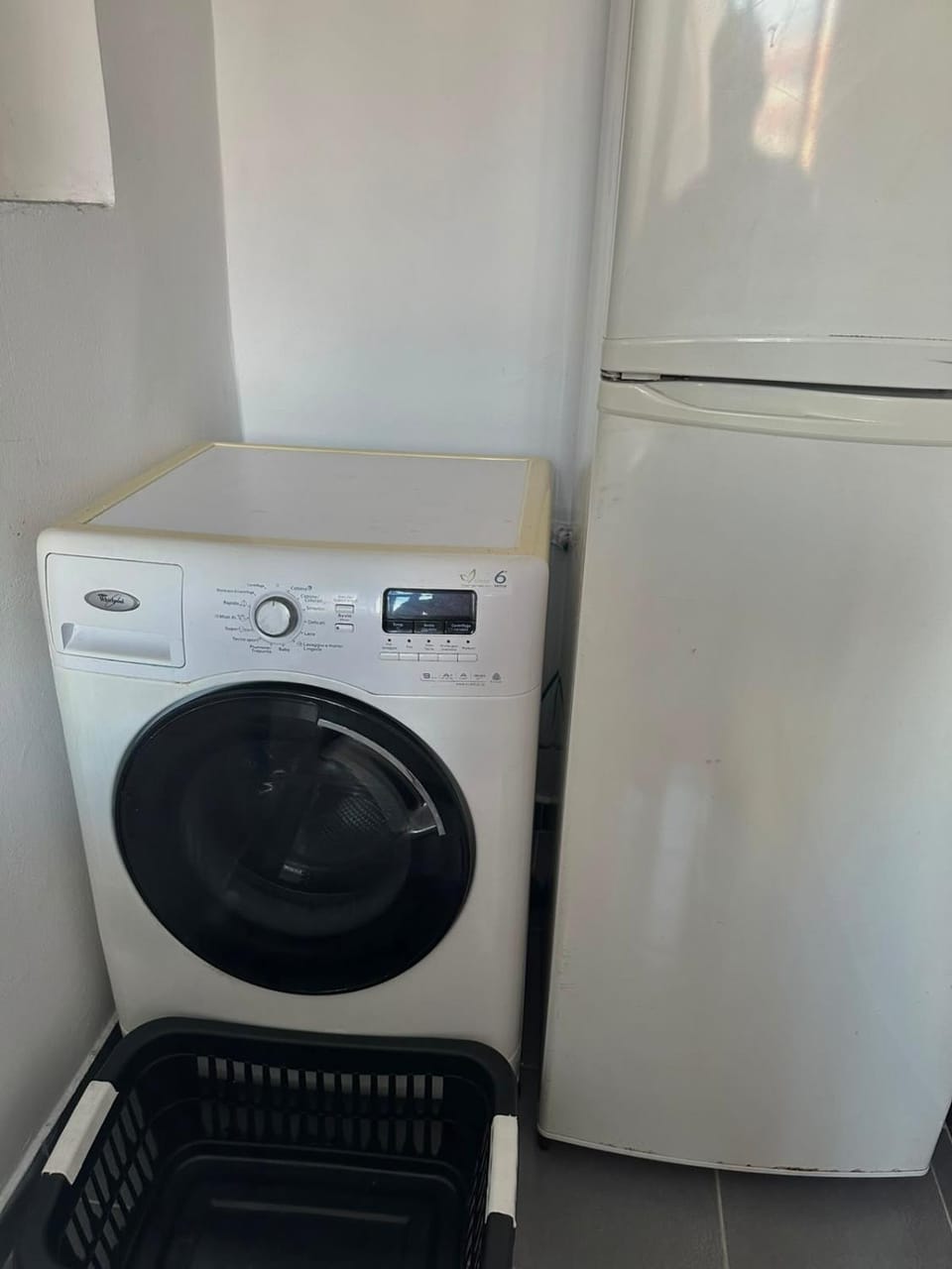 Kitchen or kitchenette, dryer