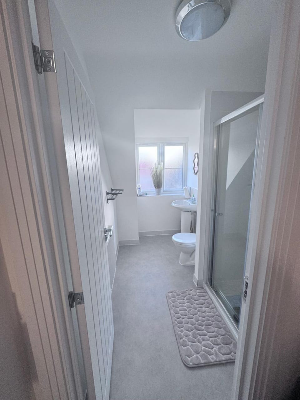 Comfortable En-suite room in peaceful Hampton Home Vacation rental in Huntingdonshire District
