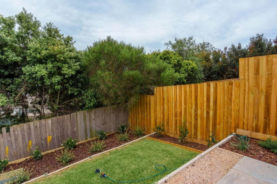 Modern 3-Level Townhouse with Stunning Bay Views House in Portarlington
