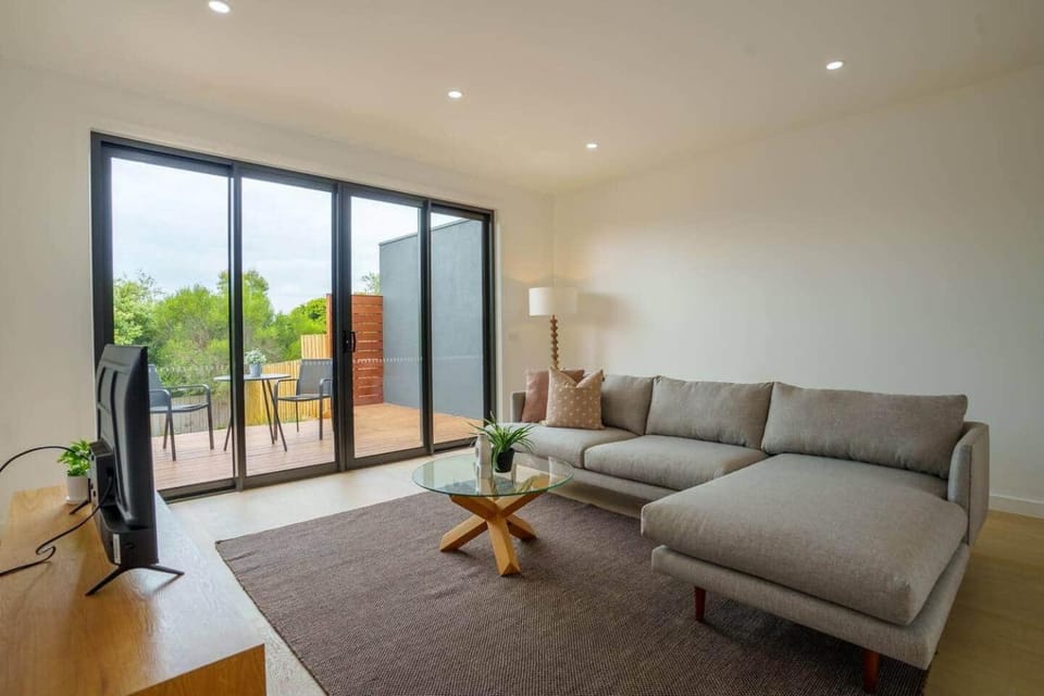 Modern 3-Level Townhouse with Stunning Bay Views House in Portarlington