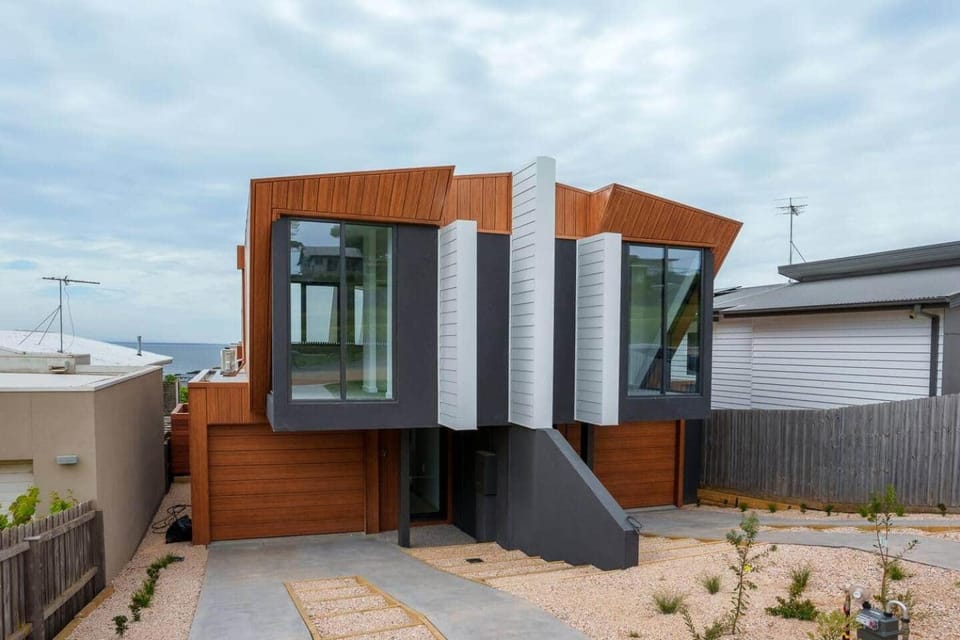 Bayview Coastal Retreat – Modern 3BR Home House in Portarlington