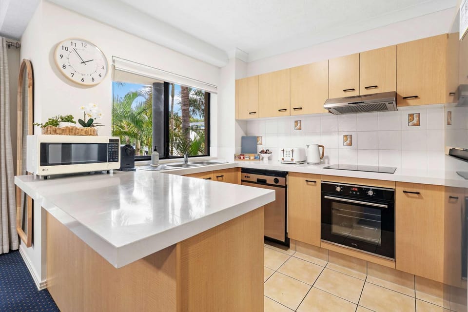 Turtle Beach Resort Family Fun Sleeps 8 Apartment in Mermaid Beach