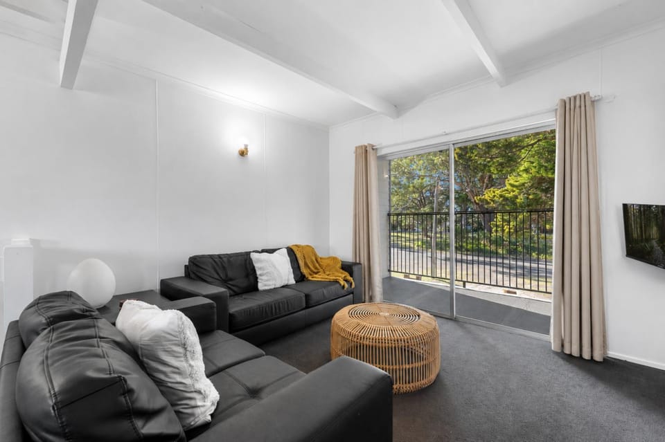 Beach Street Bungalow House in Vincentia
