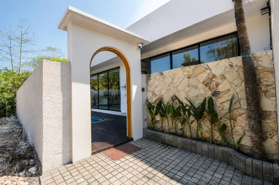 Santo Villa Uluwatu Villa in Bali