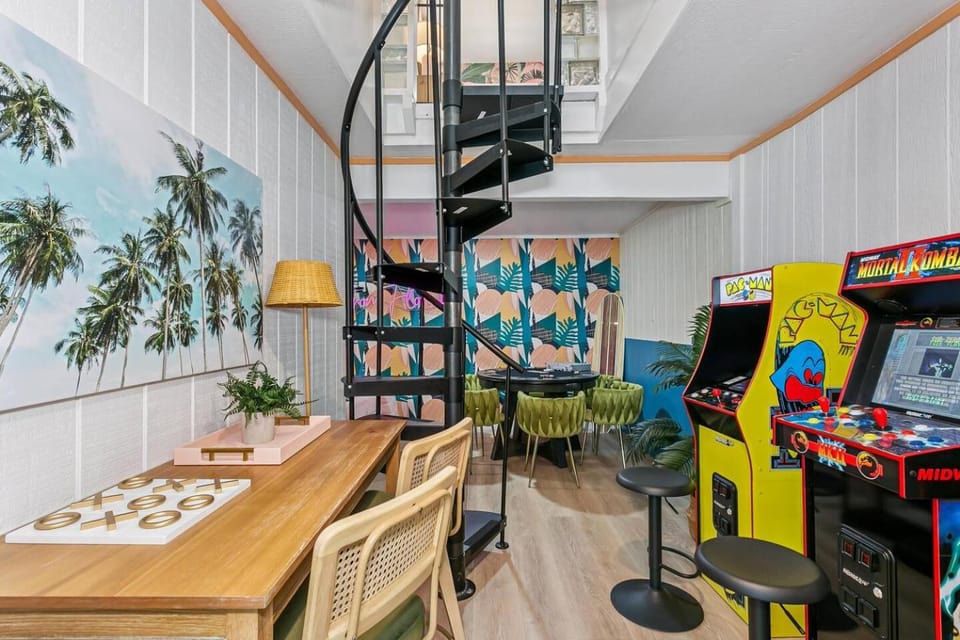 New HGTV Design 2 Game Rooms + Pool Pickleball House in Pensacola Beach