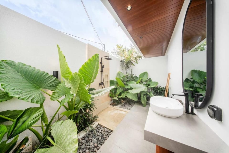 The Secret Palms - Spacious 4BR Villa in Balangan, Uluwatu Villa in Bali