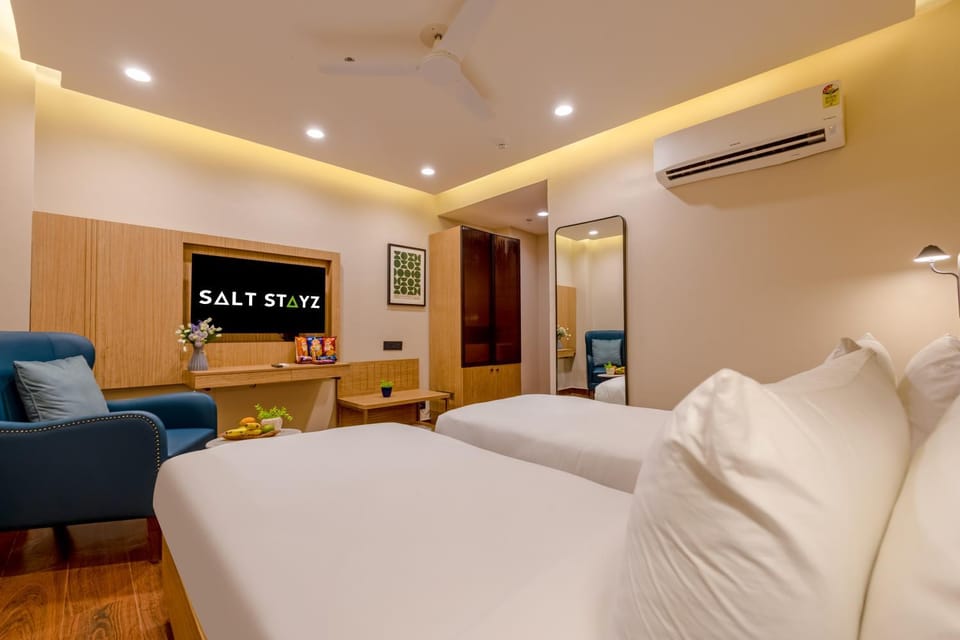 Bed, TV and multimedia, Photo of the whole room, Seating area, Bedroom, wardrobe, air conditioner