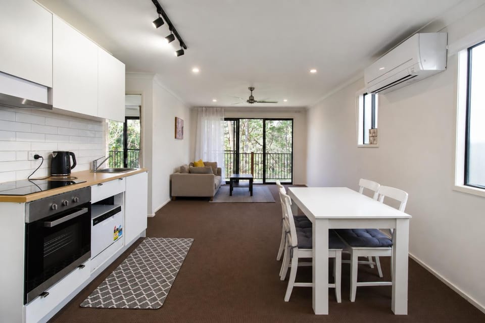Private 1-Bedroom Lower-Level Unit, Self Check-in House in Brisbane