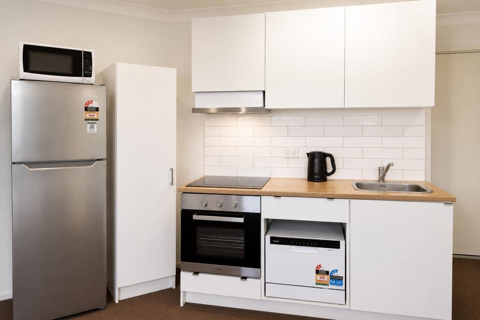 Private 1-Bedroom Lower-Level Unit, Self Check-in House in Brisbane