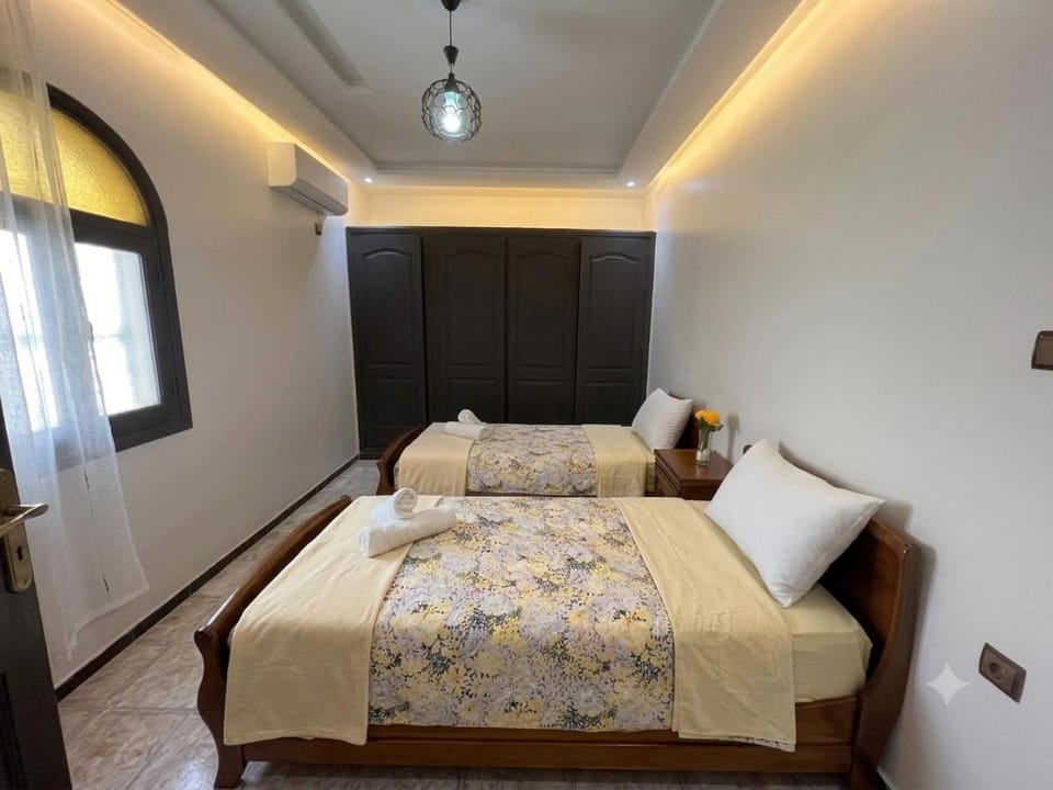 Villa TAHA piscine jacuzzi clim Villa in Tangier-Tétouan-Al Hoceima