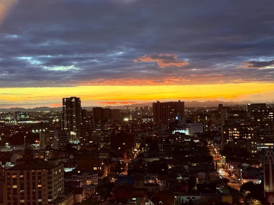 Experiencia de Lujo, Vista Panorámica del Atardecer Apartment in Bogota
