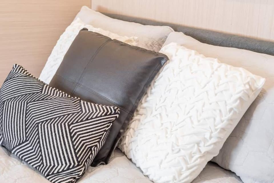 Chic Double Room with AC - Centrally Located of SYD - Near Central Station - Shared Bathroom House in Surry Hills