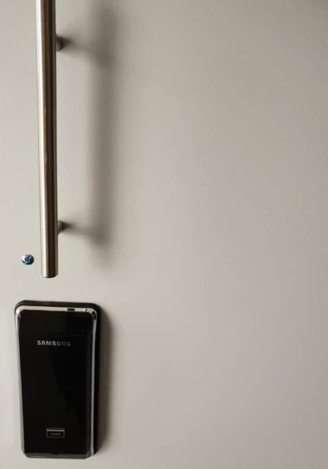 Chic Double Room with AC - Centrally Located of SYD - Near Central Station - Shared Bathroom House in Surry Hills
