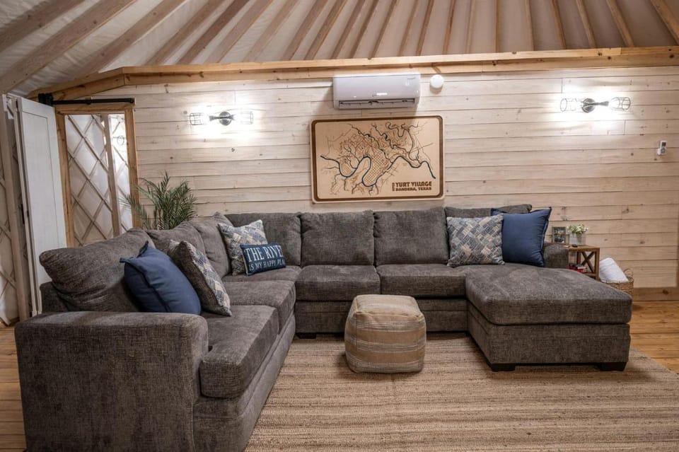 Family-Friendly Yurt with Hot-Tub near to the Medina River in Bandera, Texas Luxury tent in Bandera