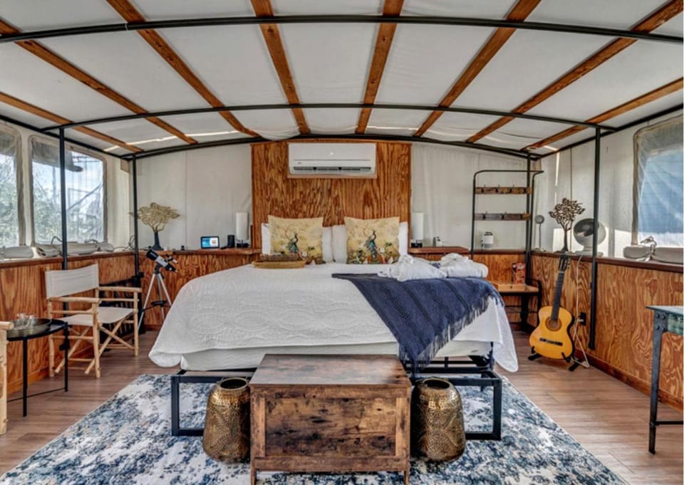 Glamping Retreat with Outdoor Tub & Panoramic Sky Views in Cottonwood Shores, Texas Luxury tent in Cottonwood Shores