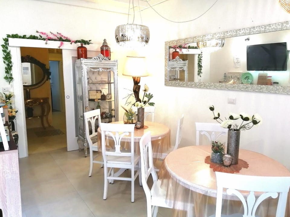 Communal lounge/ TV room, Lobby or reception, Lounge or bar