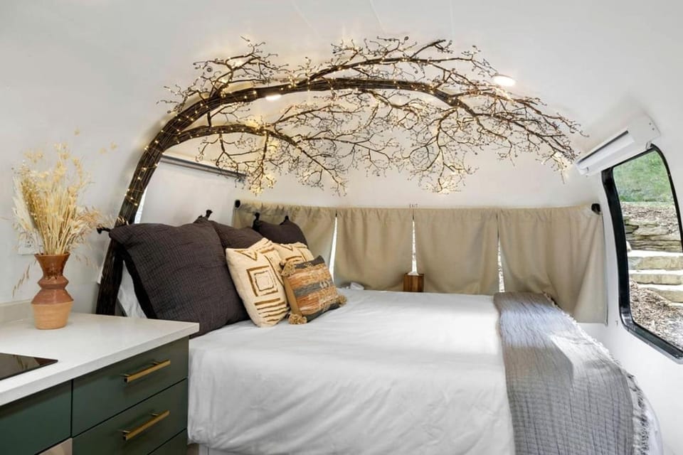 Glamping Getaway in Pisgah Forest in this Lovely Airstream Rental in North Carolina House in Pisgah Forest