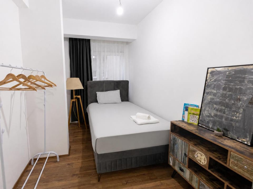 Bedroom, wardrobe