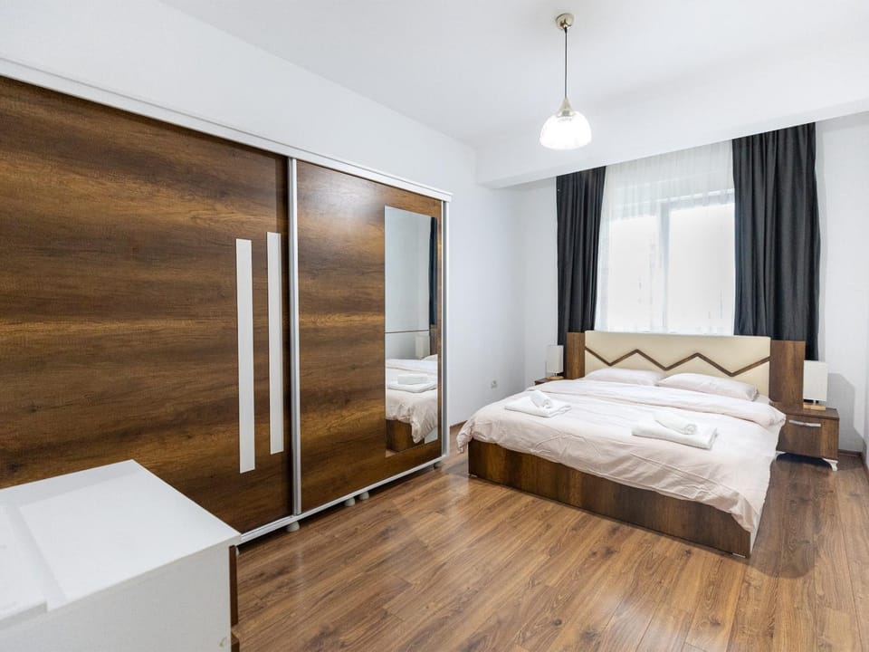 Bed, Bedroom, towels, wardrobe