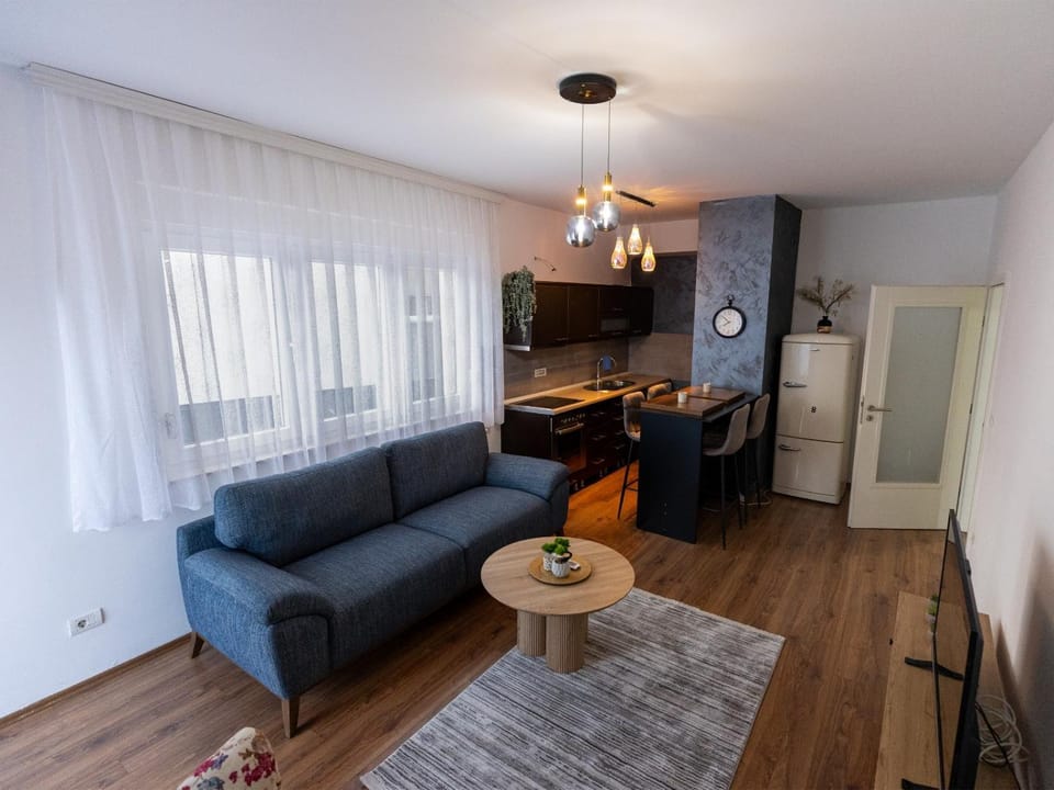 TV and multimedia, Kitchen or kitchenette, Seating area, air conditioner