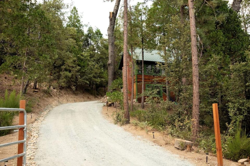 Tranquil Waterfront Hideaway with Forest Views & Outdoor Living in Bass Lake, California Luxury tent in Bass Lake