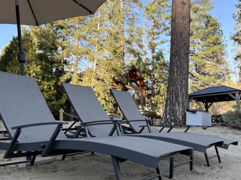 Tranquil Waterfront Hideaway with Forest Views & Outdoor Living in Bass Lake, California Luxury tent in Bass Lake