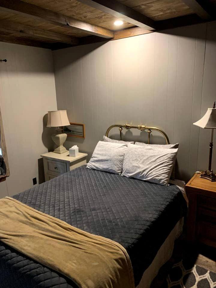 Beautiful and Spacious Texas Hill Country Cottage for a San Antonio Vacation with the Family House in Pipe Creek