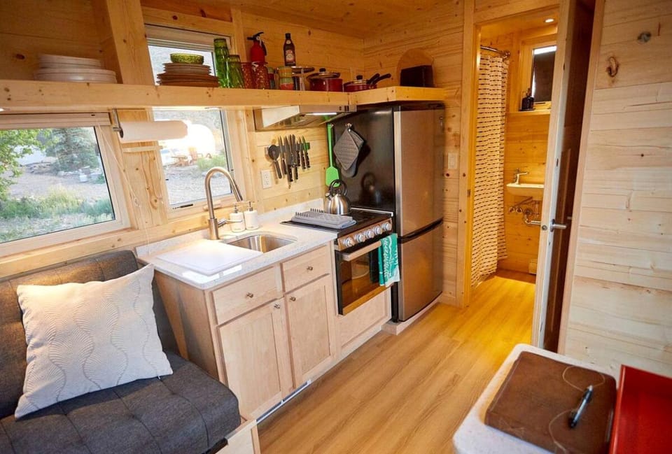 Rainbow Tiny Home with View & Hot Tub near Hot Springs, El Prado, NM House in Arroyo Hondo
