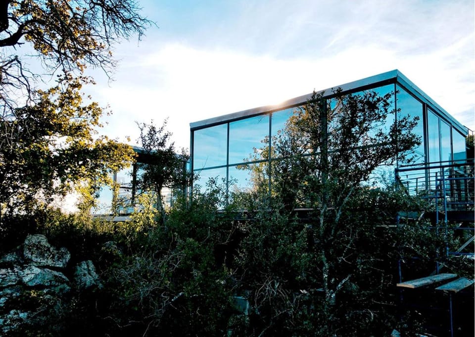 Stunning Mirror-Glass Retreat with Spa Tub & Sunset Deck in Cottonwood, Texas Villa in Cottonwood Shores