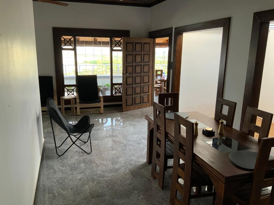 Lake view ridge Villa in Sri Lanka