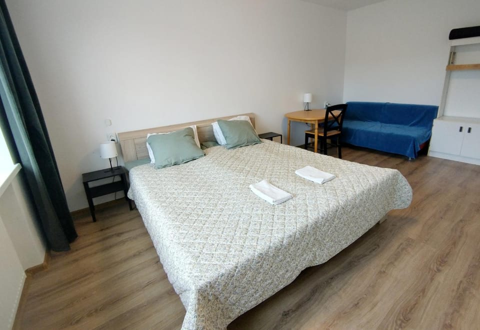 Photo of the whole room, Seating area, Bedroom