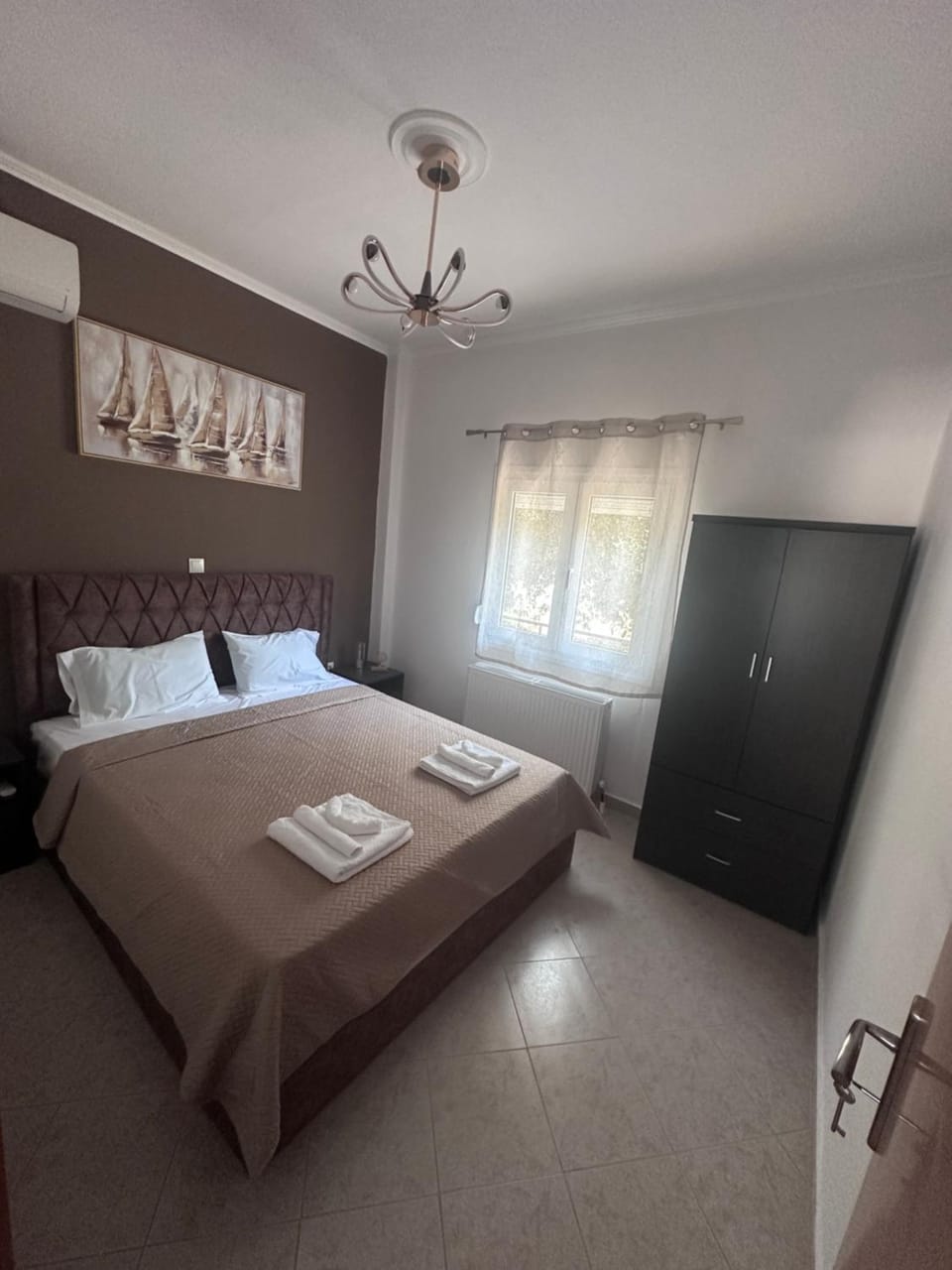 Bed, Bedroom, towels, wardrobe
