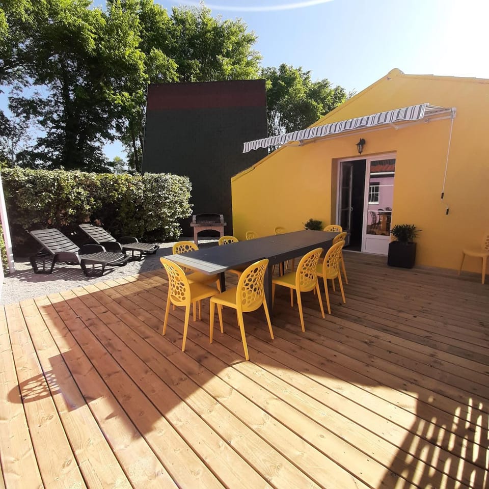 Patio, sunbed