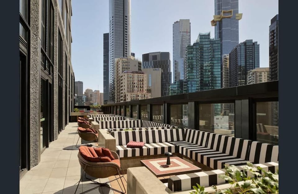 50th Floor Panoramic View Condo with Pool & Sauna Apartment in Southbank